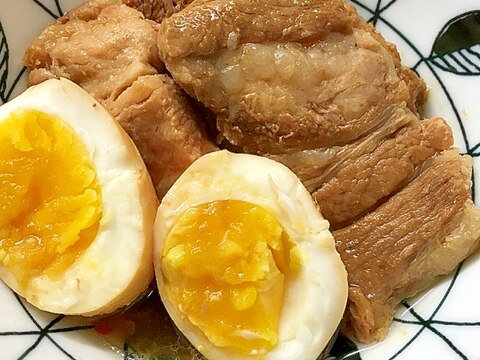 じっくり煮込んだ味しみ角煮